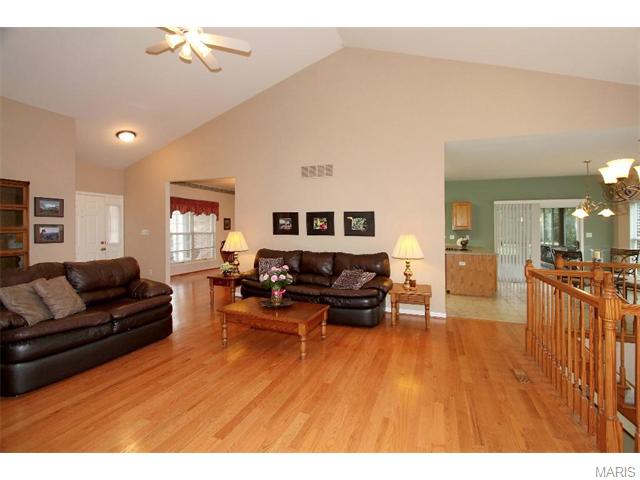 723 Castle Pines Dr, Ballwin, MO 63021 photo 6