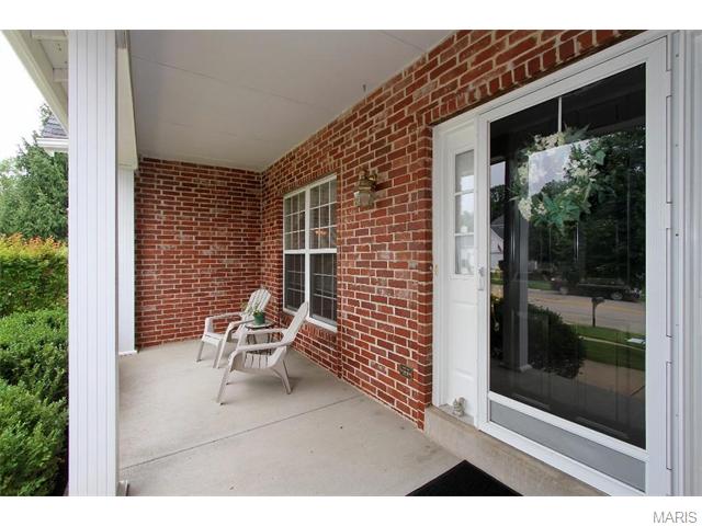 723 Castle Pines Dr, Ballwin, MO 63021 photo 2