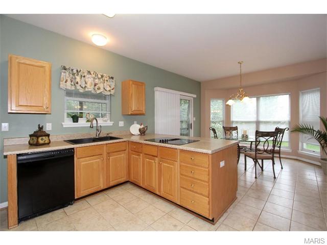 723 Castle Pines Dr, Ballwin, MO 63021 photo 9