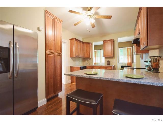 5220 Gresham Ave, Saint Louis, MO 63109 photo 2
