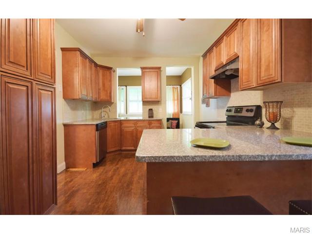 5220 Gresham Ave, Saint Louis, MO 63109 photo 7