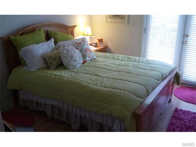 418 Country Downs, Ballwin, MO 63021 photo 3