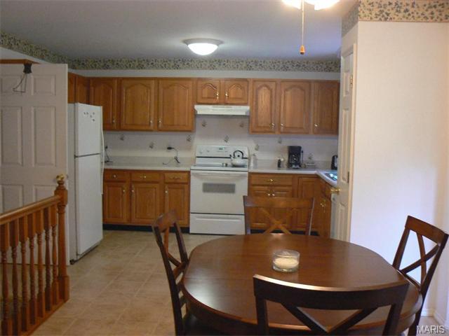 1462 Chambers Dr, O'fallon, MO 63366 photo 8
