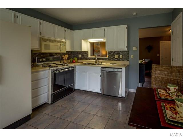 607 Chapparal Dr, O'fallon, MO 63368 photo 2