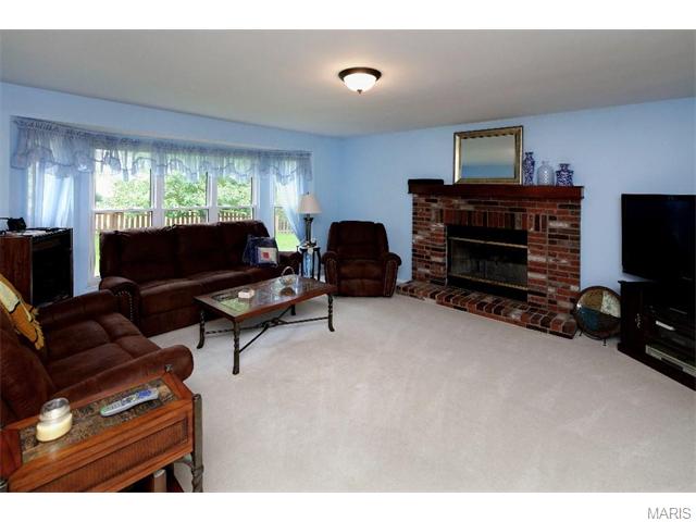 12 Butternut Ct, O'fallon, MO 63368 photo 3