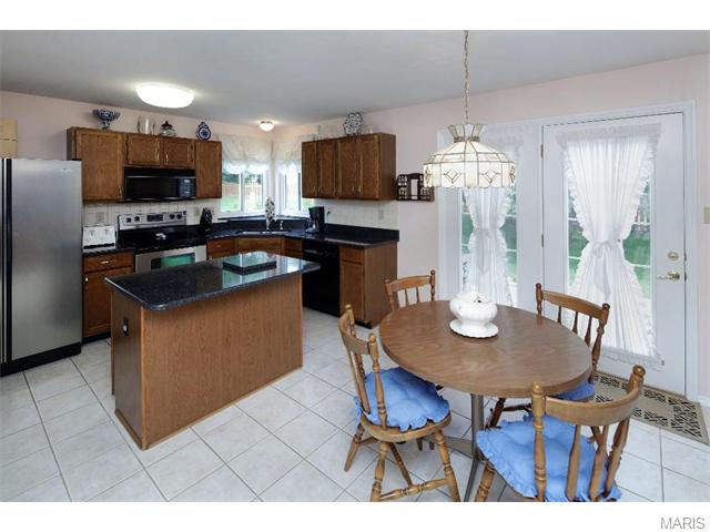 12 Butternut Ct, O'fallon, MO 63368 photo 4