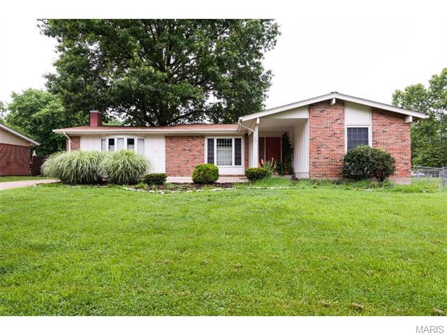 1047 Carole Ln, Ellisville, MO 63021 photo 1