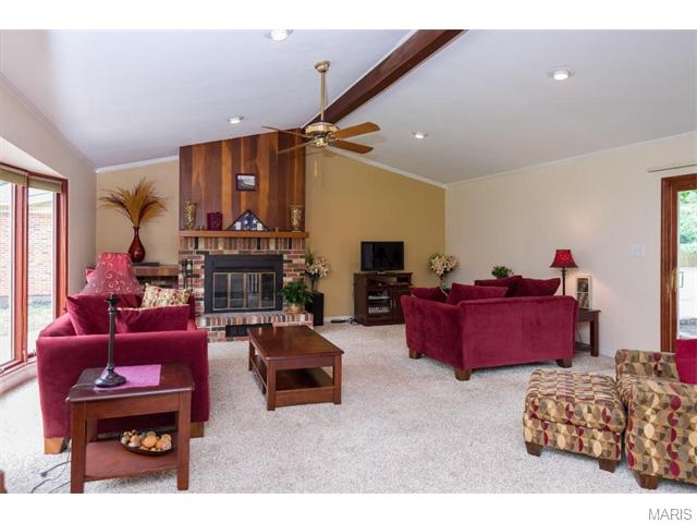 1047 Carole Ln, Ellisville, MO 63021 photo 3