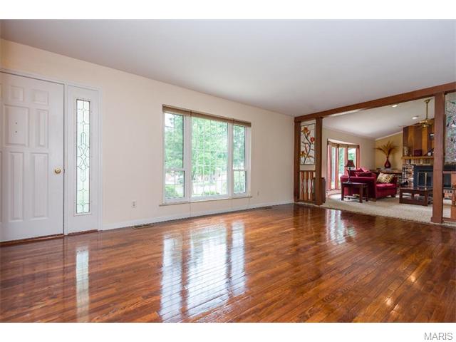 1047 Carole Ln, Ellisville, MO 63021 photo 2