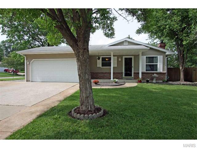 703 Trudy Ln, O'fallon, MO 63366 photo 2