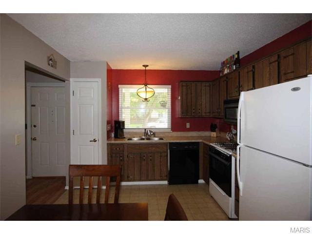 703 Trudy Ln, O'fallon, MO 63366 photo 6