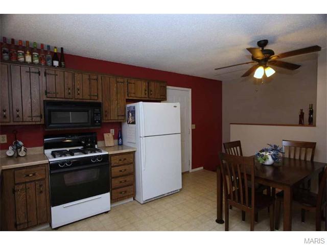 703 Trudy Ln, O'fallon, MO 63366 photo 5