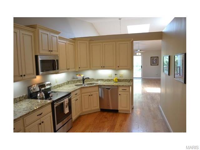 863 Woodside Trails Dr, Ballwin, MO 63021 photo 5