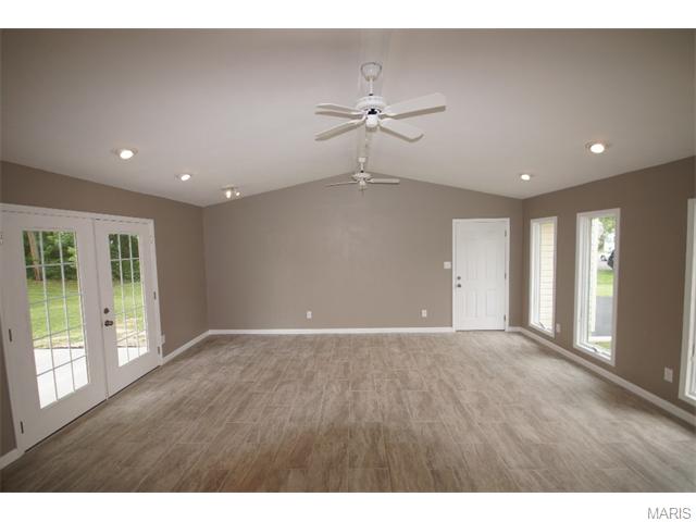 29 Cliff Dr, Saint Louis, MO 63125 photo 2
