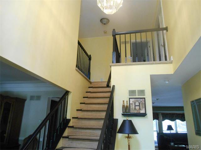 455 Terrington Dr, Ballwin, MO 63021 photo 2