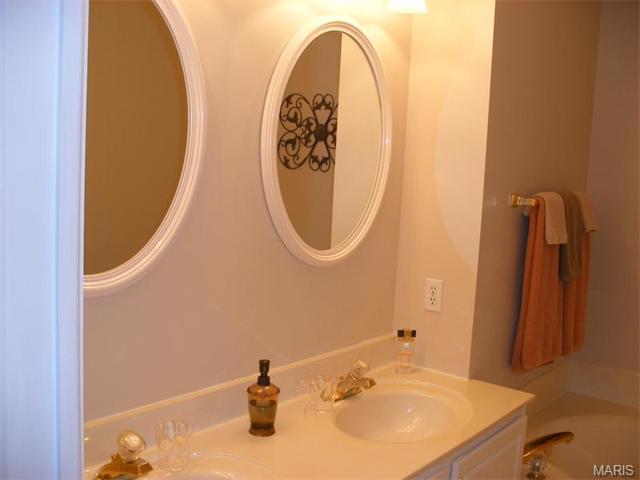 242 Kildare, O'fallon, MO 63366 photo 35