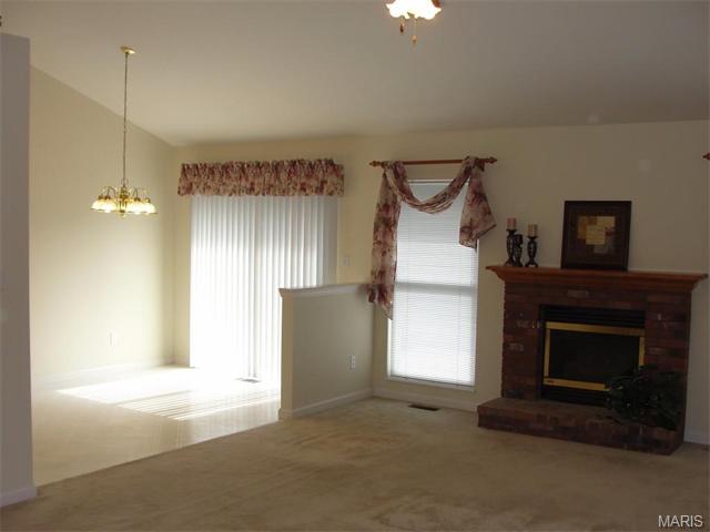 533 Galway Dr, O'fallon, MO 63366 photo 5