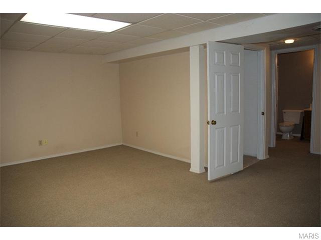 824 White Picket Ln, Ballwin, MO 63021 photo 12