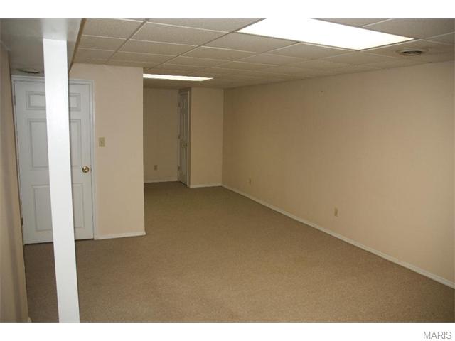 824 White Picket Ln, Ballwin, MO 63021 photo 11