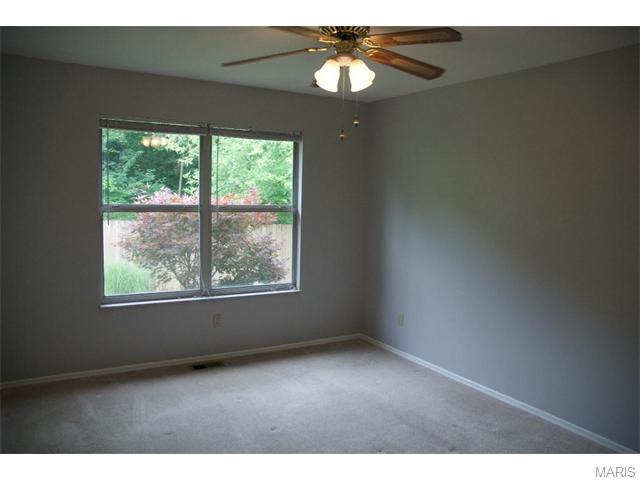 824 White Picket Ln, Ballwin, MO 63021 photo 10