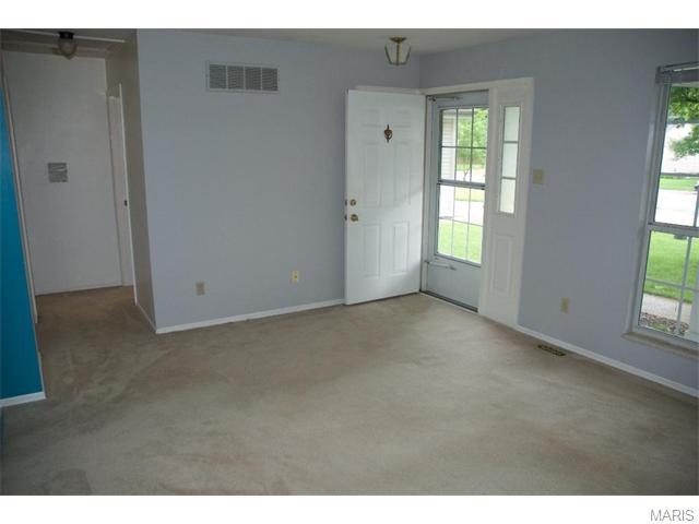 824 White Picket Ln, Ballwin, MO 63021 photo 9