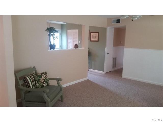 402 Saint Christopher Dr, O'fallon, MO 63366 photo 3