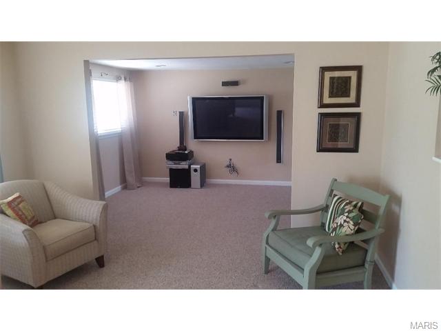 402 Saint Christopher Dr, O'fallon, MO 63366 photo 2