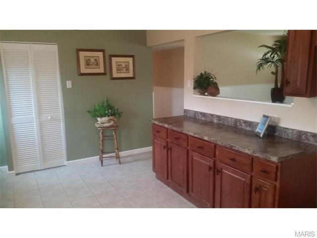 402 Saint Christopher Dr, O'fallon, MO 63366 photo 4