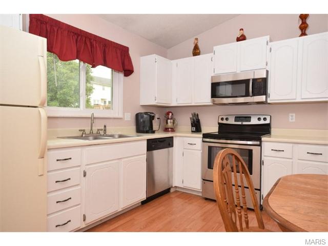 6417 Long Timber Dr, O'fallon, MO 63368 photo 5