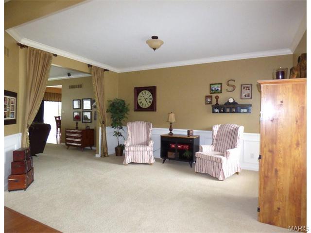 115 Preston Cir, O'fallon, MO 63368 photo 2
