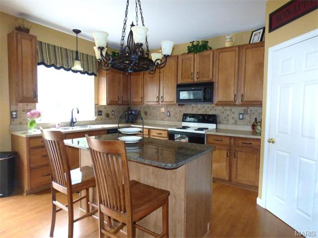 115 Preston Cir, O'fallon, MO 63368 photo 9