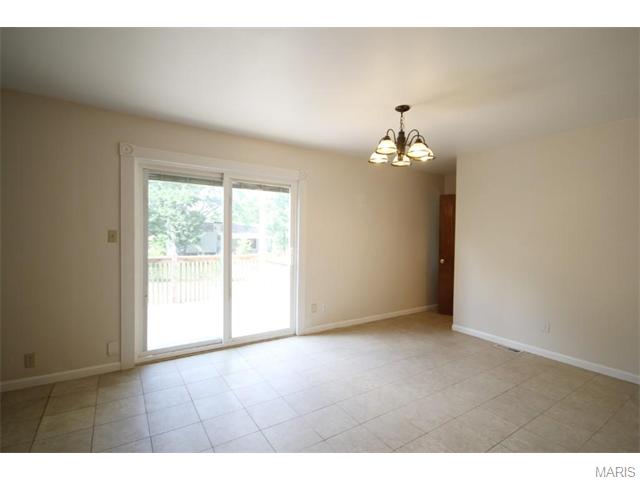 1111 Dauphine, Ballwin, MO 63011 photo 6