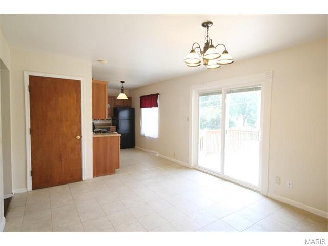 1111 Dauphine, Ballwin, MO 63011 photo 3