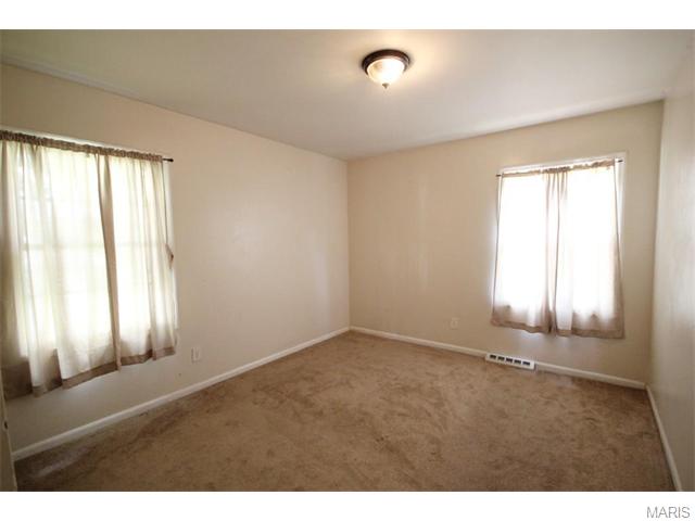 1111 Dauphine, Ballwin, MO 63011 photo 8