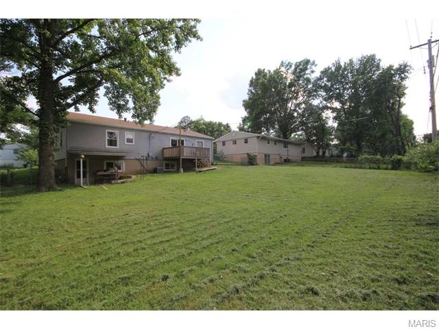1111 Dauphine, Ballwin, MO 63011 photo 17