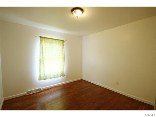 1111 Dauphine, Ballwin, MO 63011 photo 9