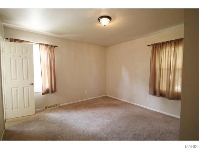 1111 Dauphine, Ballwin, MO 63011 photo 7