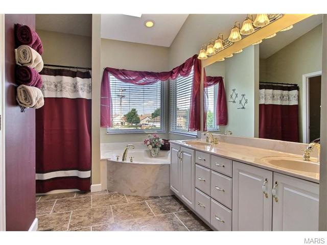 1900 Wales Dr, O'fallon, MO 63366 photo 15