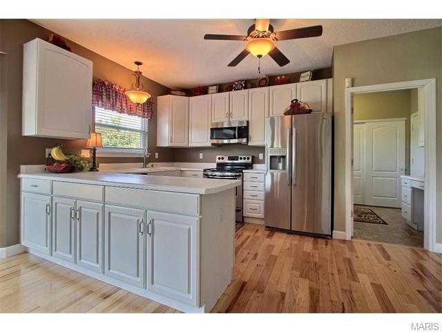 1900 Wales Dr, O'fallon, MO 63366 photo 8