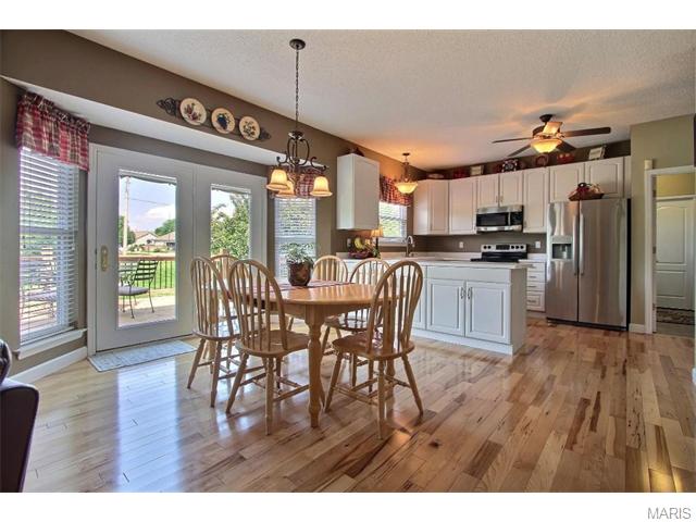 1900 Wales Dr, O'fallon, MO 63366 photo 7