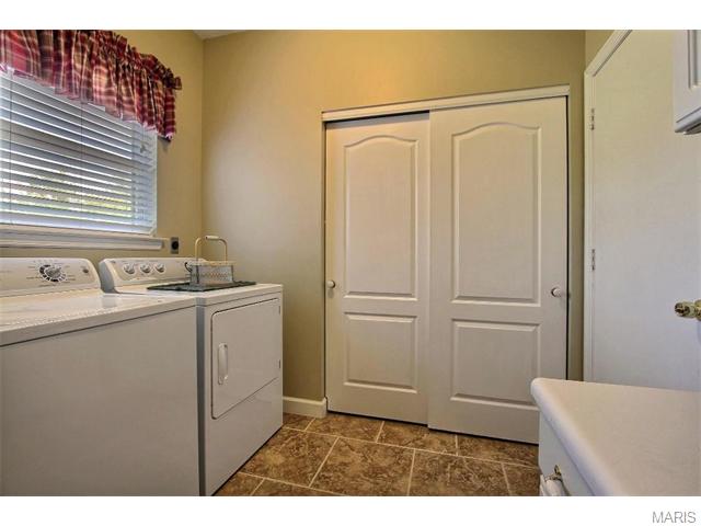 1900 Wales Dr, O'fallon, MO 63366 photo 11