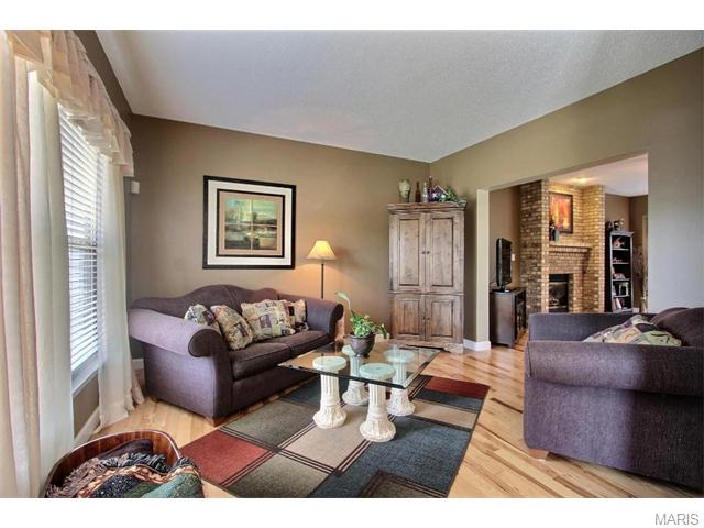 1900 Wales Dr, O'fallon, MO 63366 photo 4
