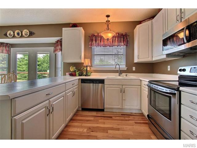 1900 Wales Dr, O'fallon, MO 63366 photo 9