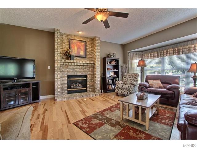 1900 Wales Dr, O'fallon, MO 63366 photo 5