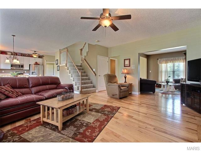 1900 Wales Dr, O'fallon, MO 63366 photo 6