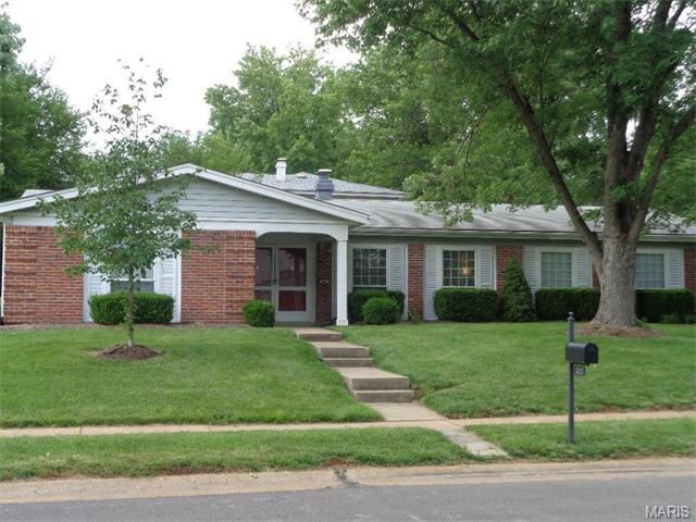 205 Clear Mdws, Ballwin, MO 63011 photo 1