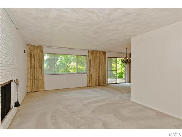 12 Harneywold Dr, Saint Louis, MO 63136 photo 4