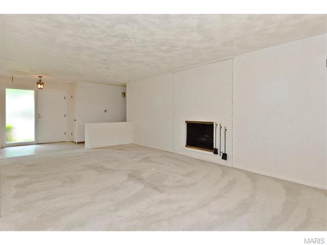 12 Harneywold Dr, Saint Louis, MO 63136 photo 6