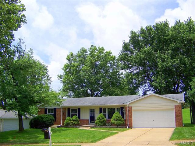 709 La Marite, Ballwin, MO 63021 photo 1