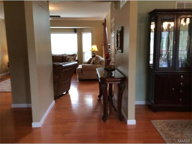 632 Thornridge Dr, O'fallon, MO 63368 photo 2